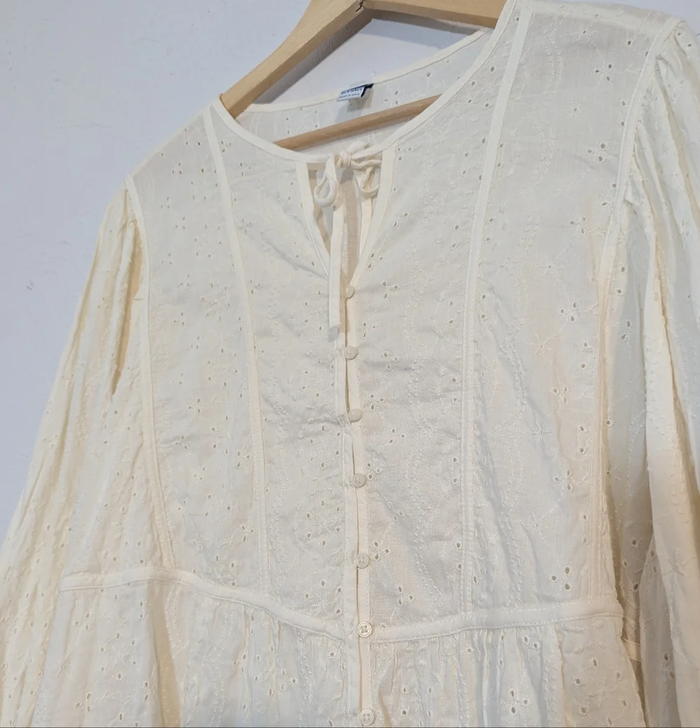 Old Navy Cream Eyelet Button-Front Peasant Blouse